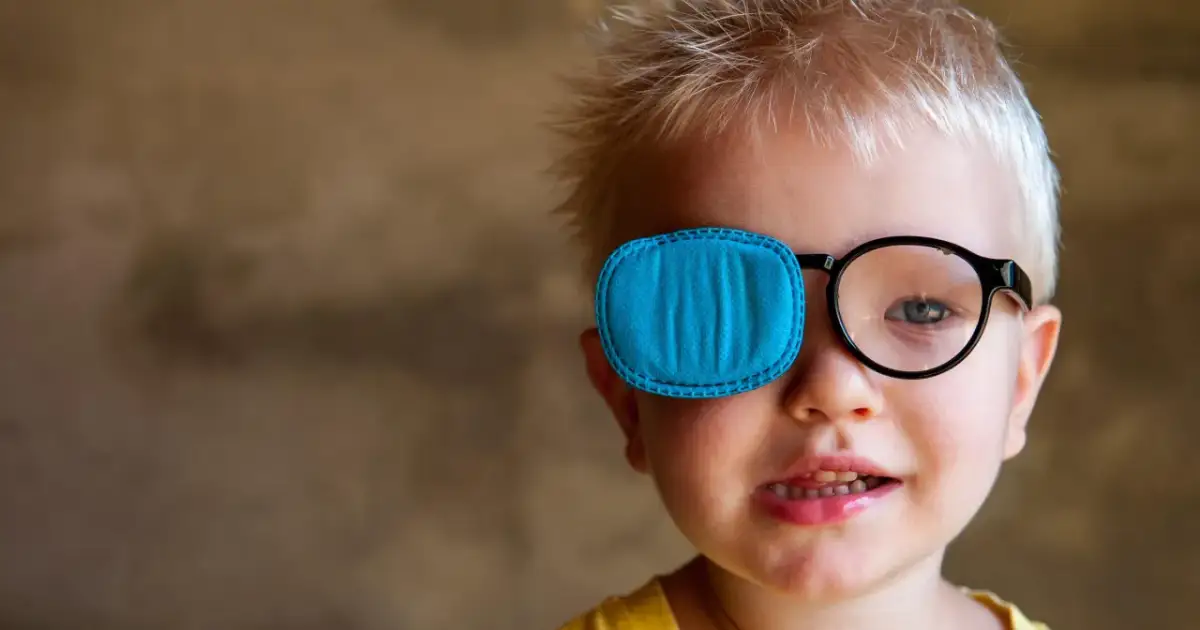 Zez ukryty czy da się wyleczyć? Skuteczne metody leczenia i objawy