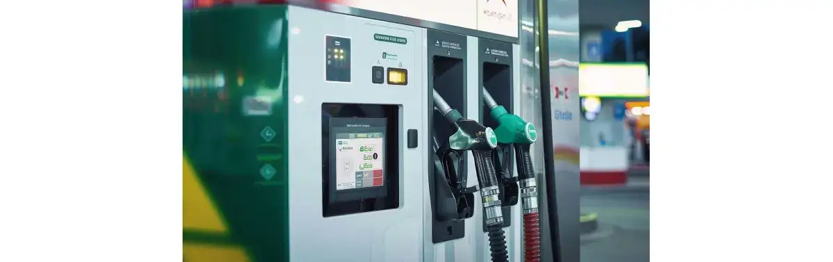 Ile można zarobić na stacji paliw? Sprawdź realne zyski i koszty