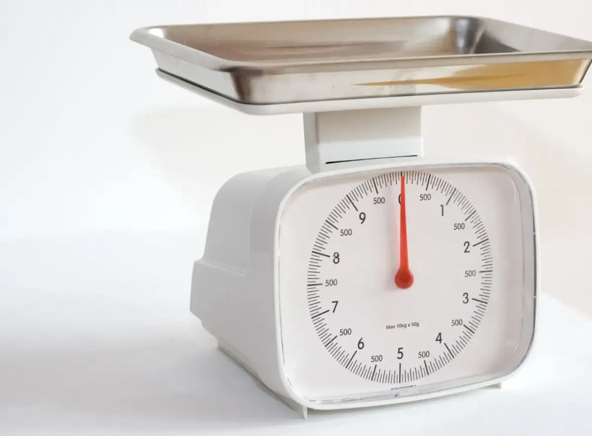 Ile waży kebab w tortilli? Waga, kalorie i jak wybrać lżejszy