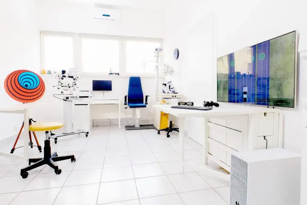 Jak ćwiczyć wzrok po udarze - skuteczne metody poprawy widzenia