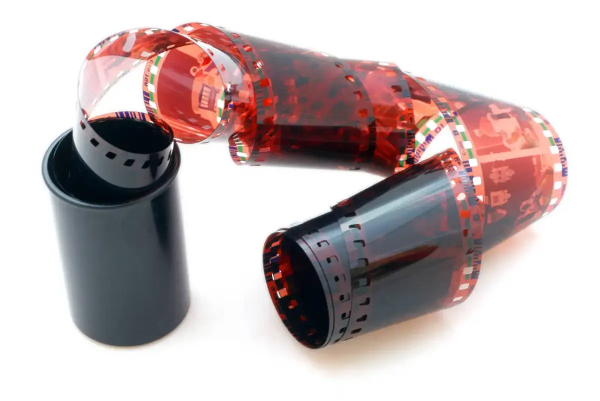 Gdzie wywołać zdjęcia z kliszy? Online czy stacjonarnie? Ceny