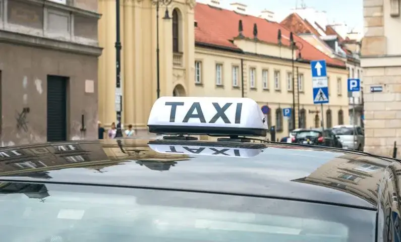 Najlepsze korporacje taxi w Warszawie – wybierz bezpieczny transport