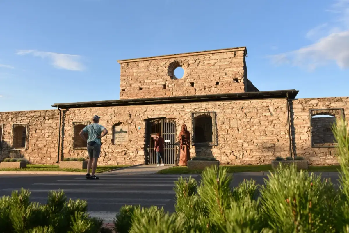 Gdzie na wakacje w województwie świętokrzyskim? Odkryj ukryte skarby