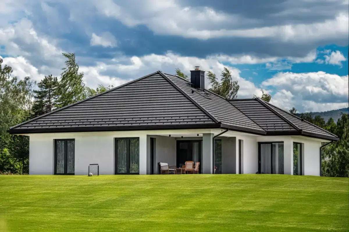 Plexi na dach: Jak uniknąć błędów przy wyborze i montażu?