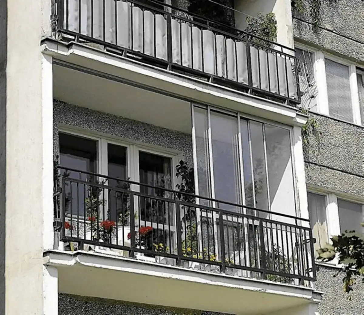 Jak zabudować barierki na balkonie w bloku i zyskać prywatność