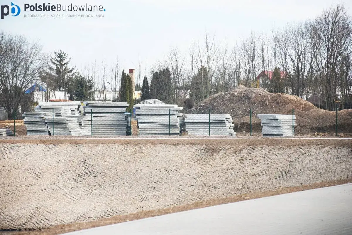 Prawidłowe dozowanie włókna polipropylenowego do wylewki - poradnik eksperta