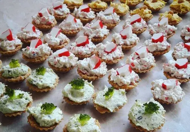 Czym napełnić babeczki kruche? 50+ słodkich i wytrawnych pomysłów!