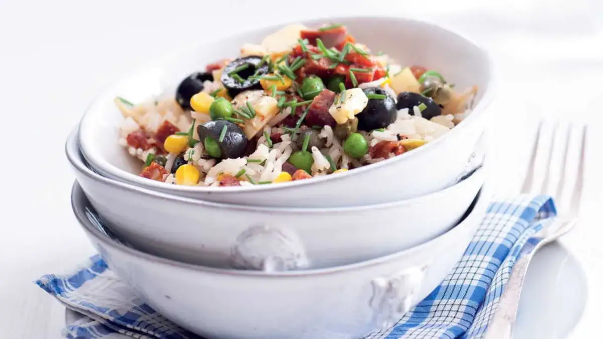 Salade de riz pour 10 : Recette inratable & astuces de chef