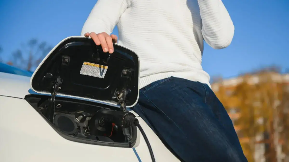 Trwałość baterii w elektryku: 10 lat, 500 tys. km? Poznaj fakty!