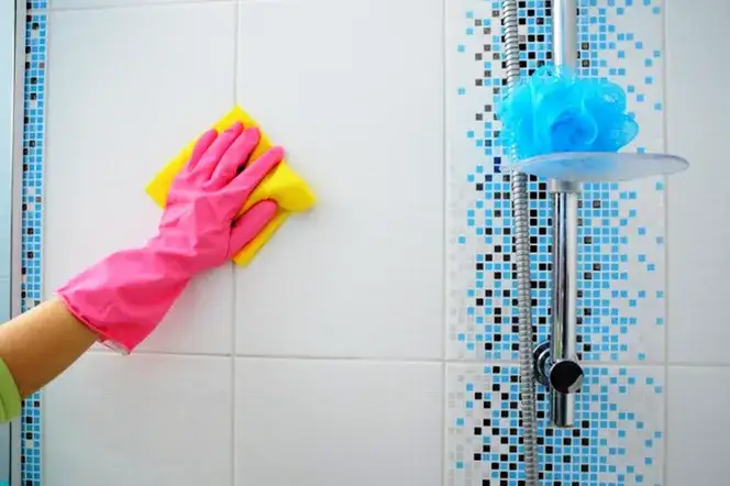 Poznaj mój sposób! Jak skutecznie czyścić kafelki łazienkowe?