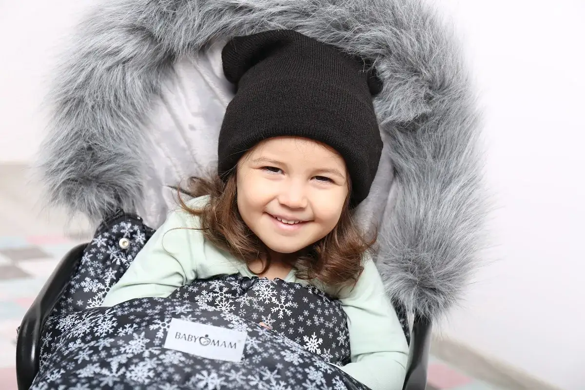 Kombinezon czy kurtka na zimę? Wybierz idealny strój dla dziecka i siebie