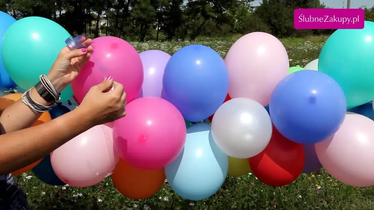 Girlanda z balonów na taśmie krok po kroku. Efekt wow gwarantowany!