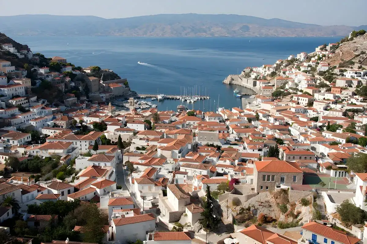 Jak dojechać na wyspę Hydra - najlepsze opcje transportu i porady