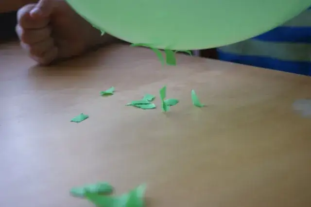 Jak naelektryzować balon: proste metody na efektowne eksperymenty