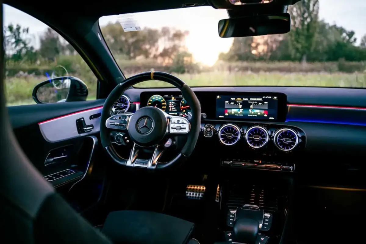 Mercedes AMG A 45S - Odkryj moc, ceny i dostępność modeli