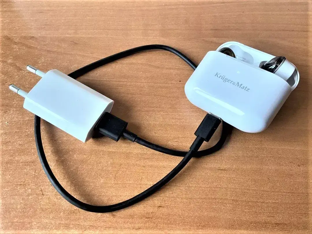 Ładowarka do telefonu do słuchawek? Sprawdź, czy to bezpieczne!