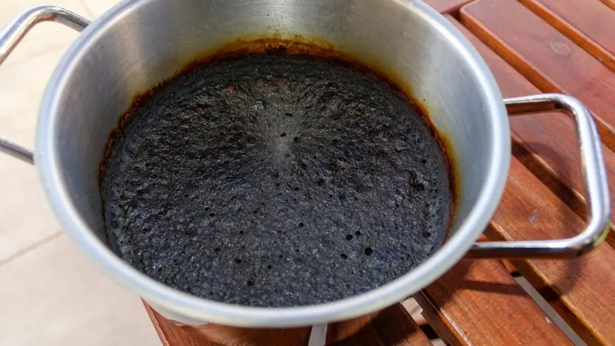 Przypalony garnek emaliowany? Uratuj go bezpiecznie krok po kroku.