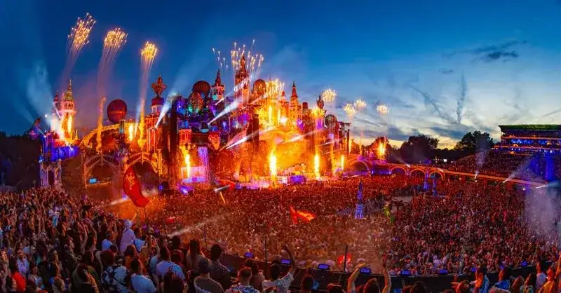 Ile zarabia DJ na Tomorrowland? Stawki gwiazd i początkujących