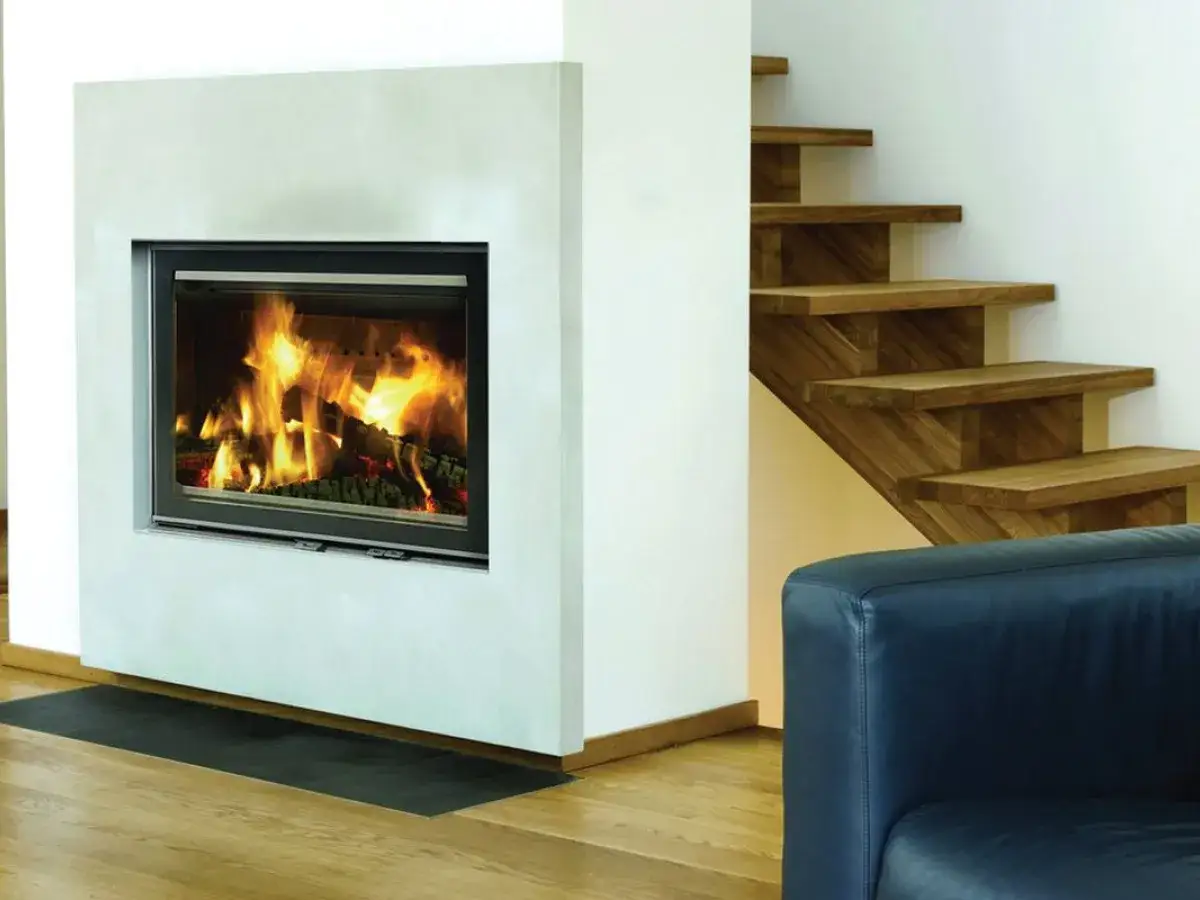 Jaki kominek wybrać do salonu? Kluczowe porady, które musisz znać