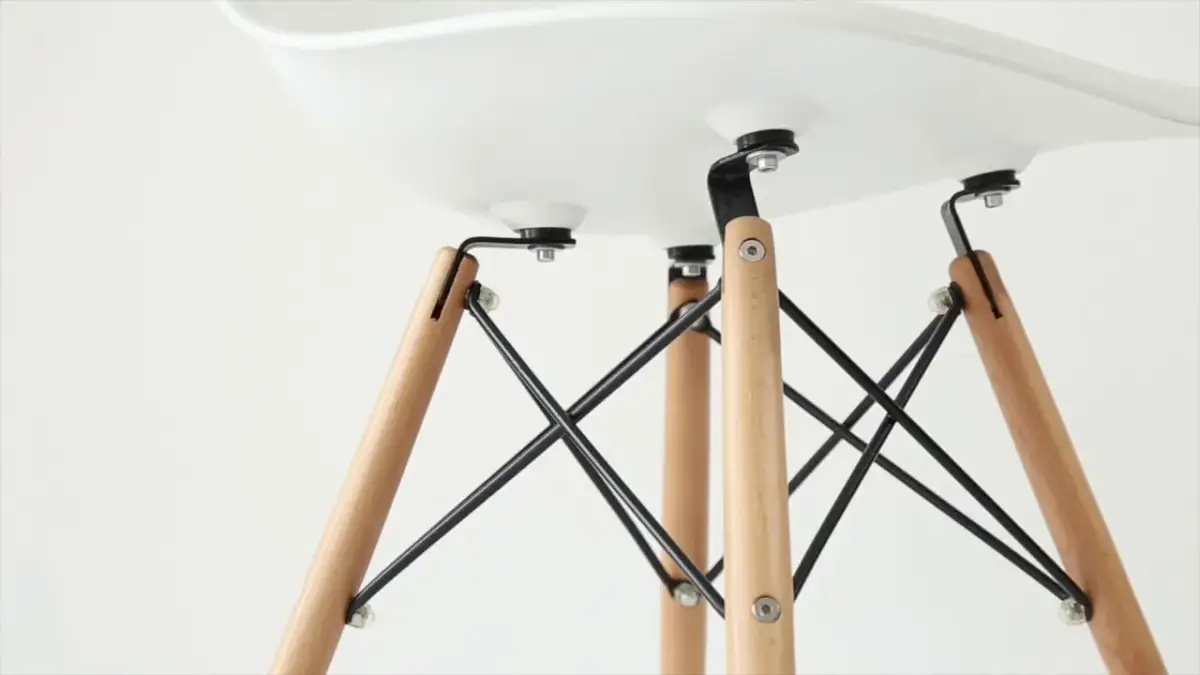 Jak złożyć krzesło skandynawskie łatwo i bez problemów