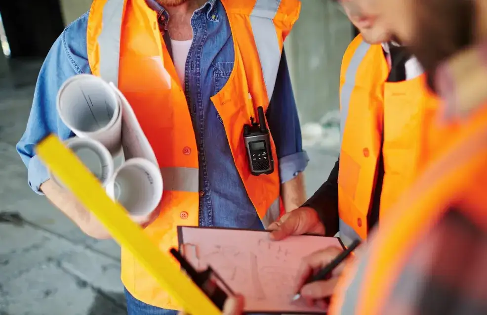 Geodeta: Ile kosztuje? Cennik 2024, porady i jak nie przepłacić