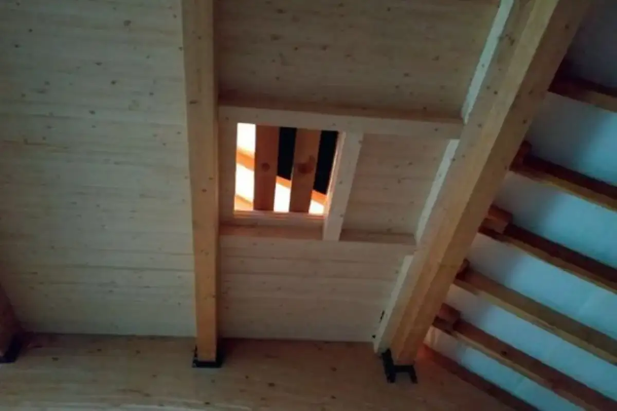 Komin w domu drewnianym: Bezpieczny wybór i montaż Poradnik eksperta