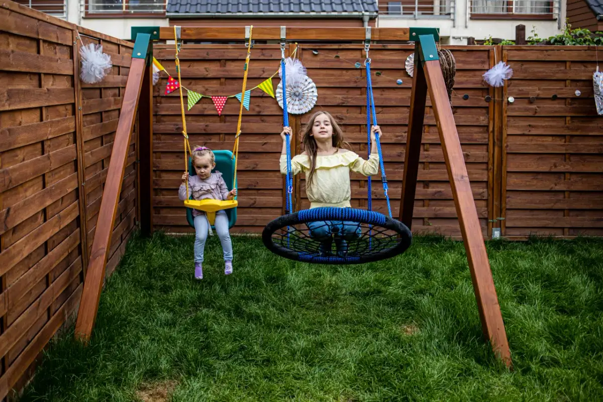 Huśtawka równoważna DIY: Zbuduj bezpieczną dla dzieci krok po kroku