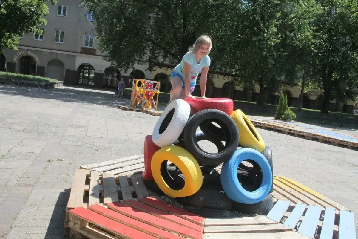 Jak zrobić plac zabaw z opon - kreatywne pomysły na bezpieczną zabawę