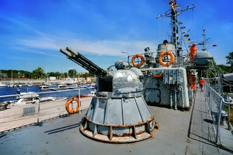 Skansen Morski Kołobrzeg: Okręty wojenne, bilety, godziny. Czy warto?