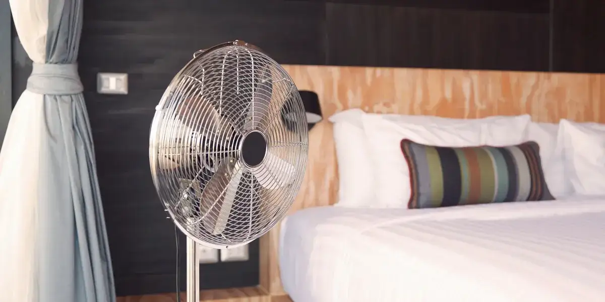 Jak ochłodzić mieszkanie bez klimatyzacji - sprawdzone sposoby na upał