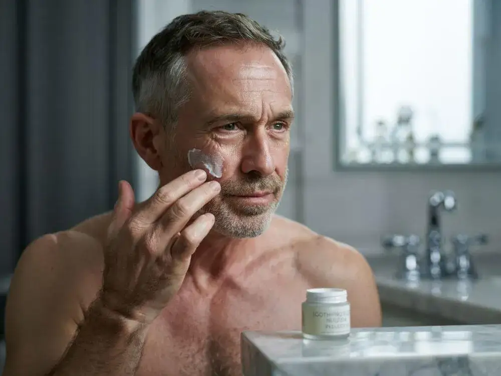 Jak prawidłowo używać kremu do golenia, aby uniknąć podrażnień