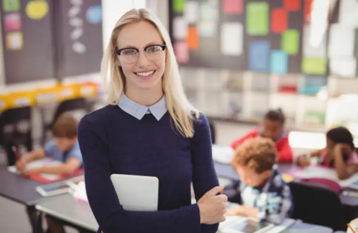 Czy nauczyciel może zabrać uczniowi telefon? Oto, co musisz wiedzieć