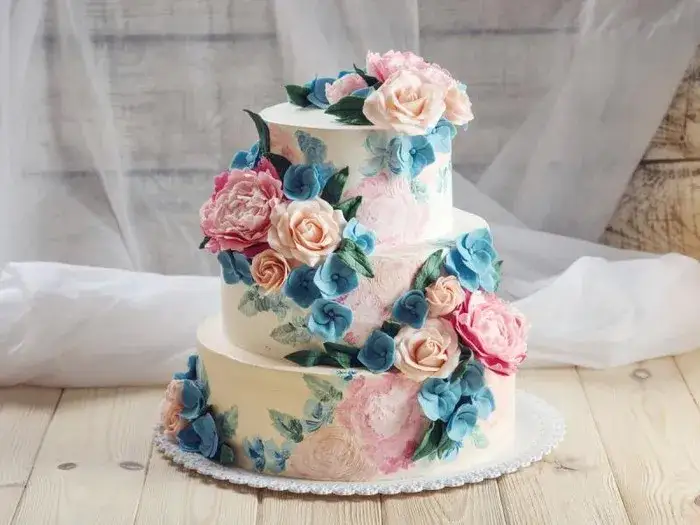 Z czego zrobić ozdoby na tort – kreatywne pomysły i materiały