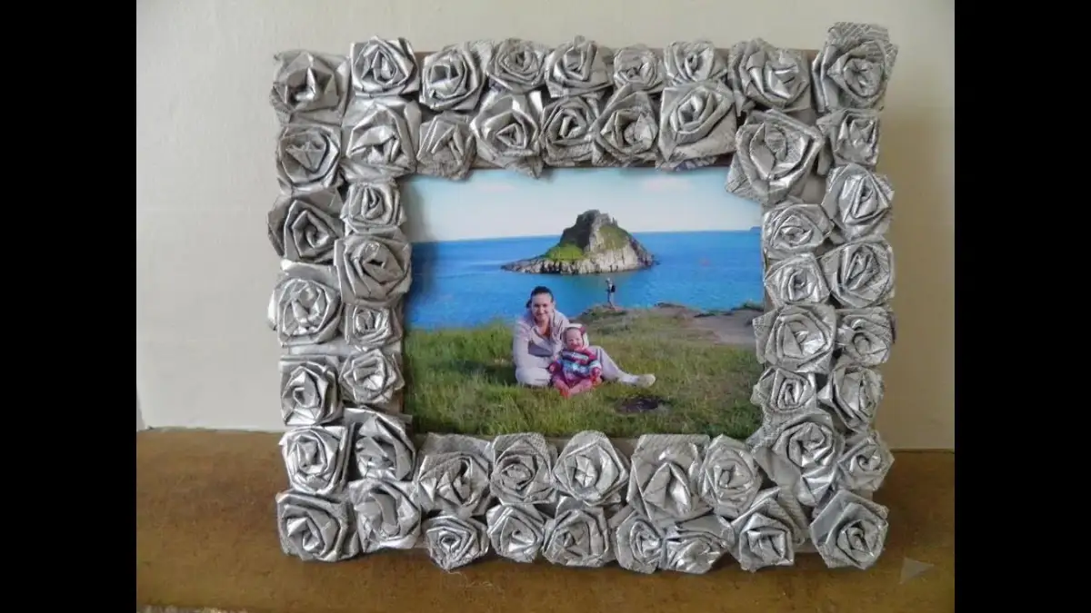 Jak zrobić ramkę z kartonu - proste kroki, które zaskoczą każdego