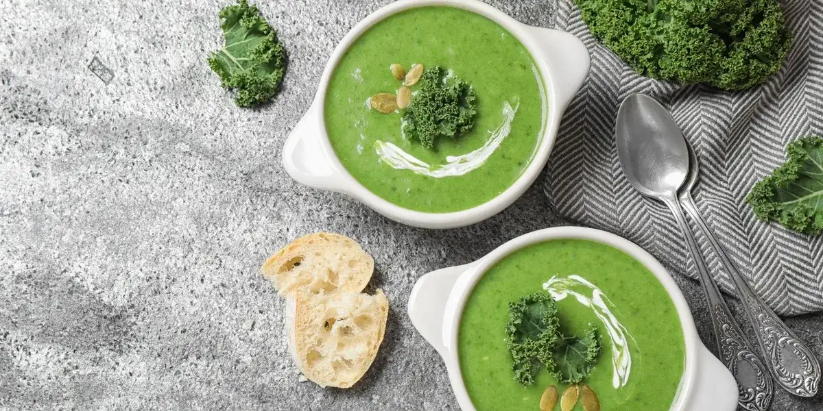 Jak zabielić zupę bez śmietany? Odkryj pyszne alternatywy!