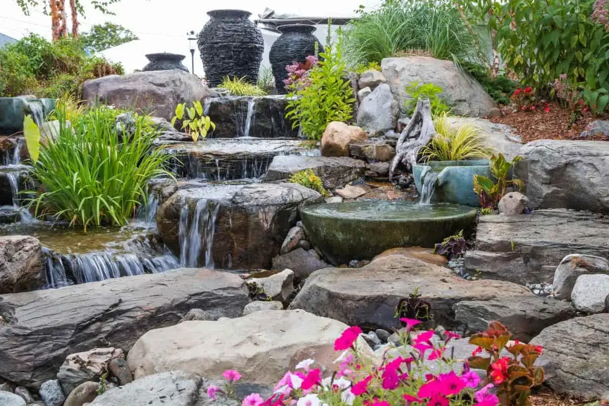 Jak zrobić ozdoby z kamienia do ogrodu: 5 prostych pomysłów DIY