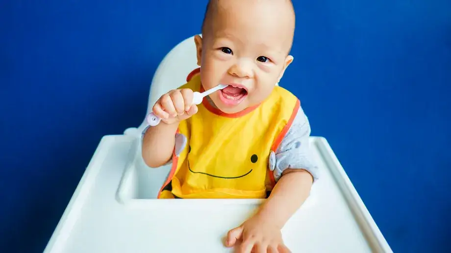 Jaki śliniak dla niemowlaka wybrać, aby uniknąć bałaganu?