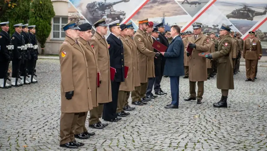 Jakie stopnie po studiach wojskowych? Co musisz wiedzieć o awansach