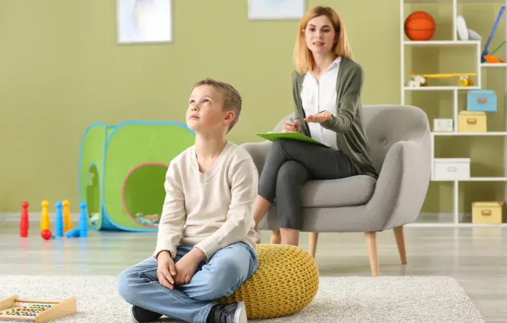 Zaburzenia SI – co to jest, objawy i skuteczne terapie dla dzieci