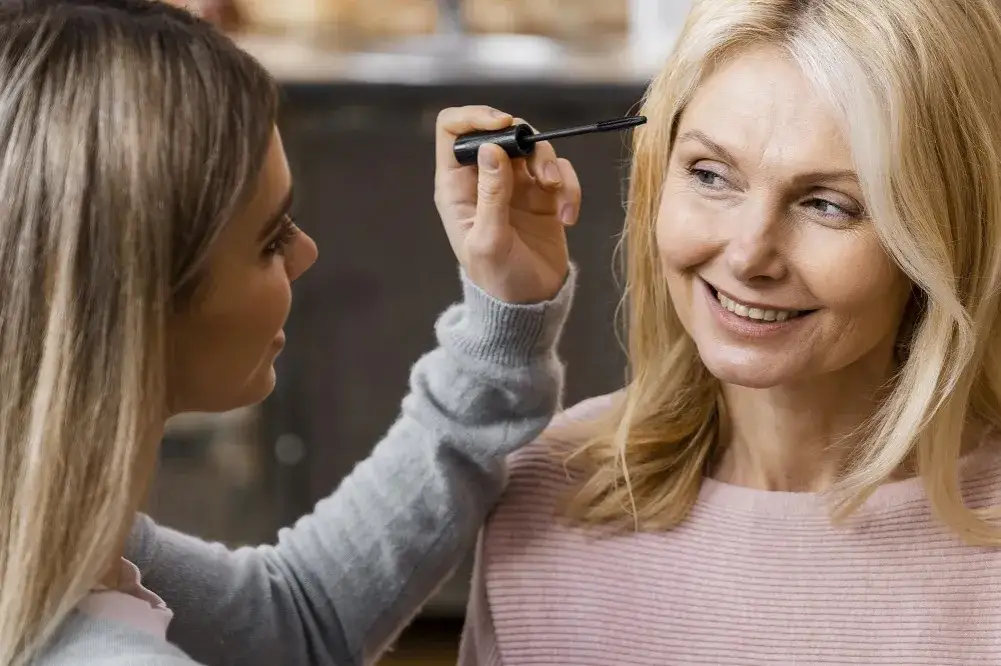 Cera dojrzała: Wybierz idealną bazę i odmłodź makijaż!