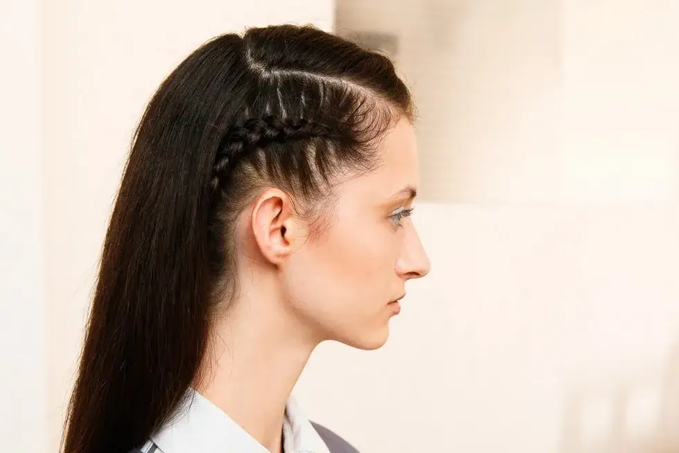 Szalony irokez damski: Efektowna stylizacja krok po kroku bez stresu