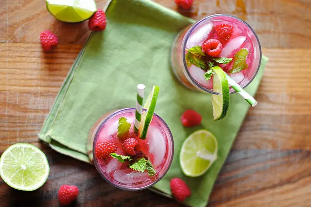 Stumbras malinowy z czym pić? Odkryj najlepsze przepisy na drinki