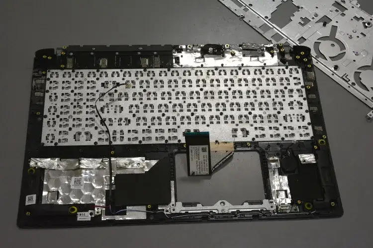 Jak wymienić klawiaturę w laptopie Acer bez zbędnych problemów
