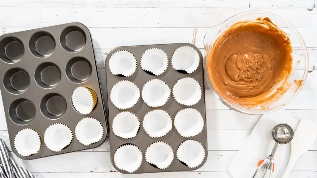 Jak zrobić foremki do muffinek w prosty sposób - zaskocz wszystkich!