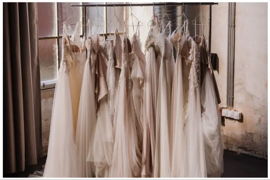 Gdzie kupić tanio suknię ślubną? Znajdź najlepsze oferty i porady