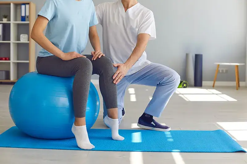 Fizjoterapeuta czy fizykoterapeuta: jakie są kluczowe różnice?