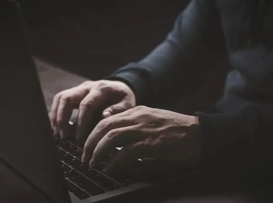 Groźby karalne: Jakie wyroki? Wyjaśniamy przepisy i praktykę