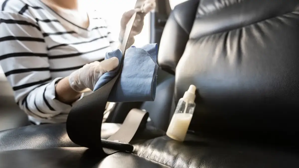 Jak prać pasy bezpieczeństwa, aby uniknąć ich uszkodzenia i brudu