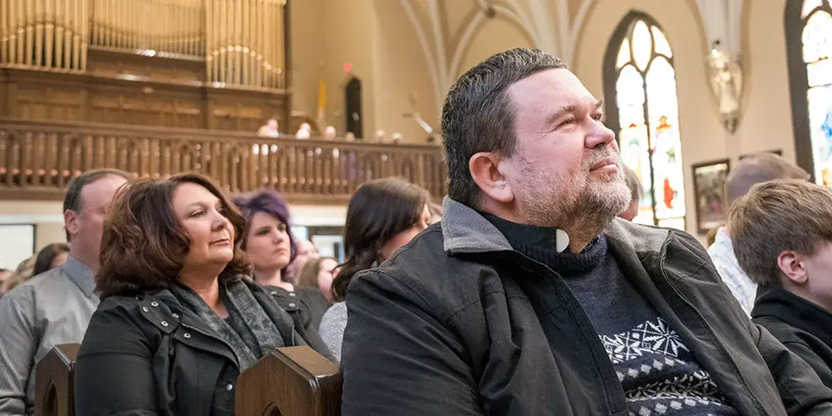 Dlaczego warto chodzić do kościoła? Odkryj ukryte korzyści dla duszy