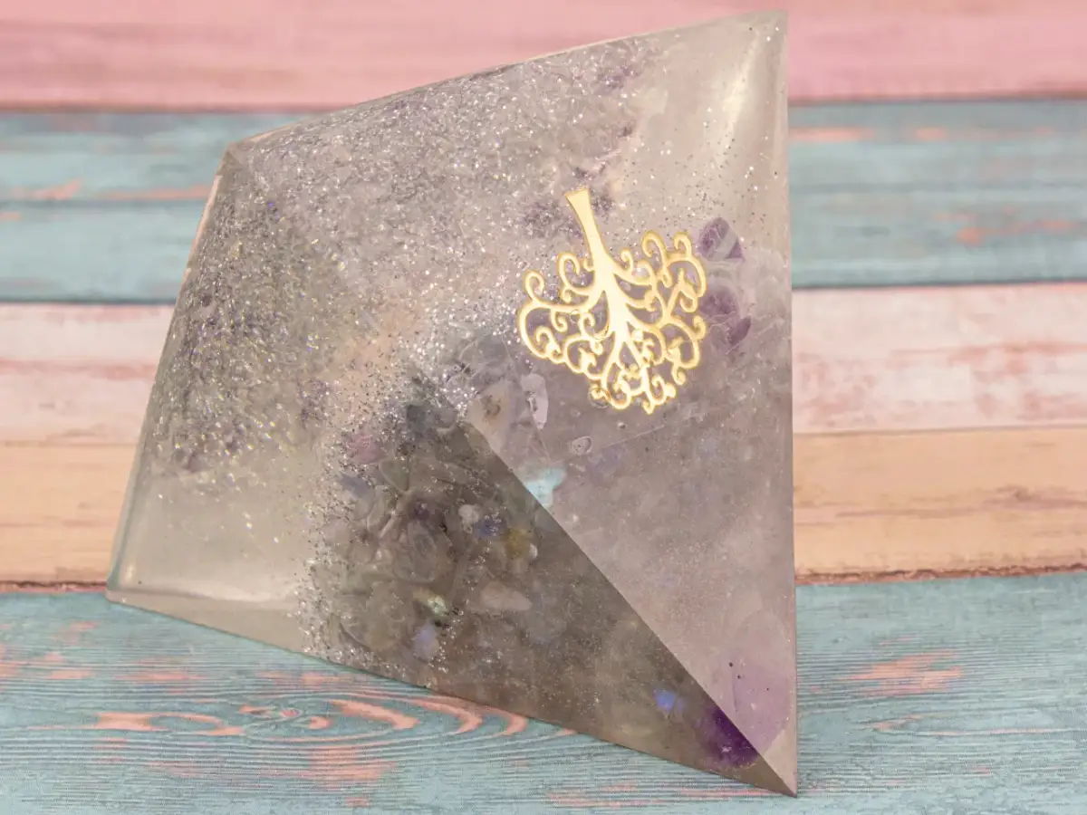 Czakra fioletowa – jak zrównoważyć energię i osiągnąć spokój ducha